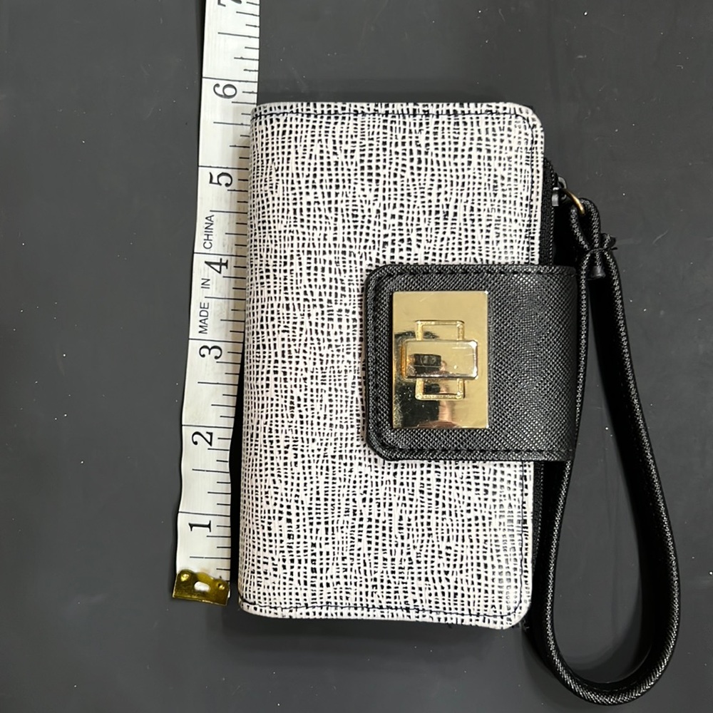 Textured White & Black Wristlet Wallet with Gold Hardware